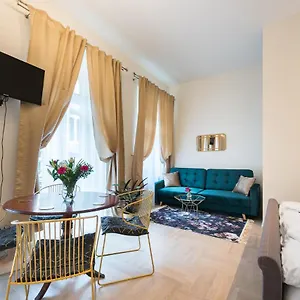 Apartment Spirit, Prag